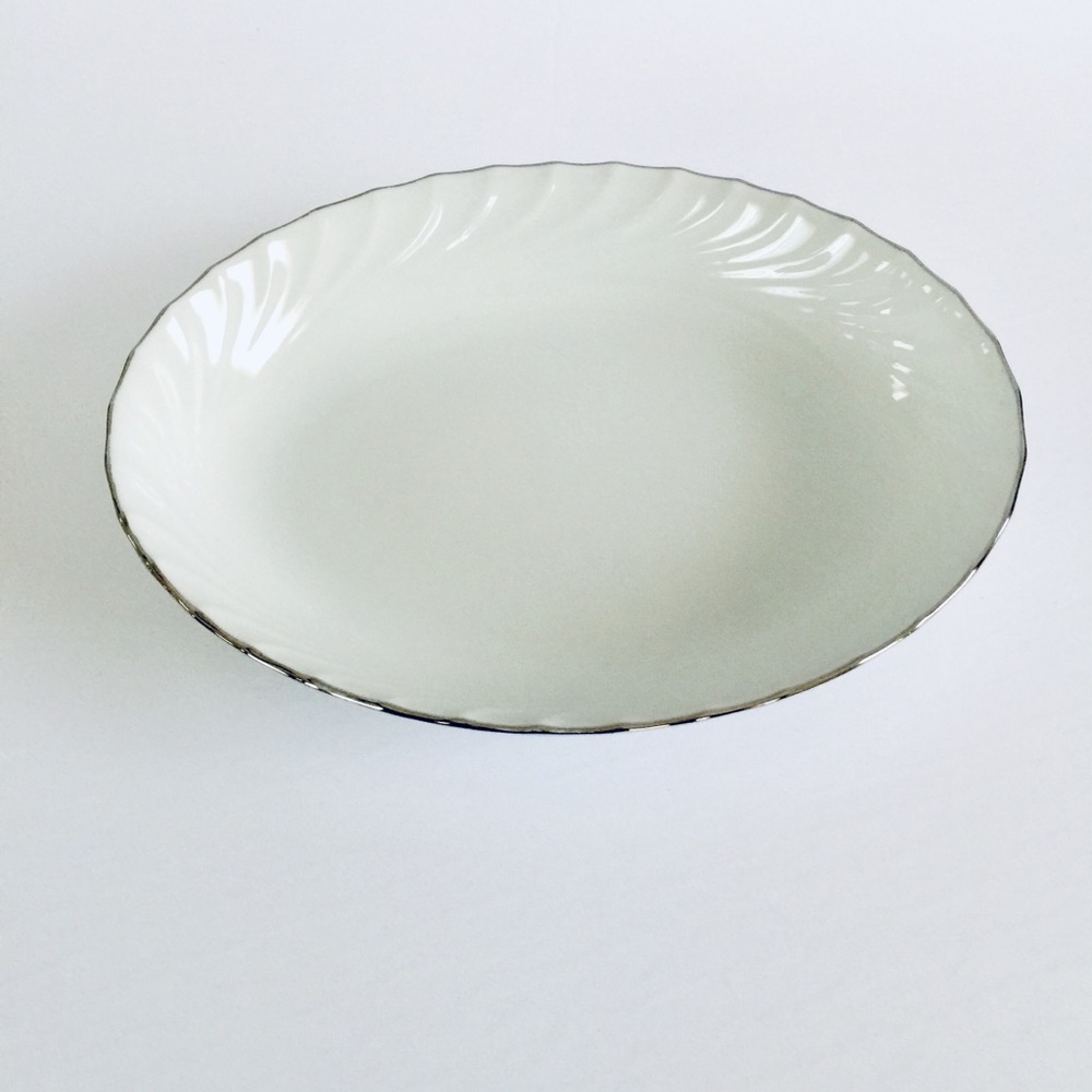 Norleans Estate Swirl Platinum Oval Serving Dish